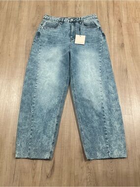 Barrel Leg Parker Rosewood Light Blue Acid-Wash Wide Leg Jeans